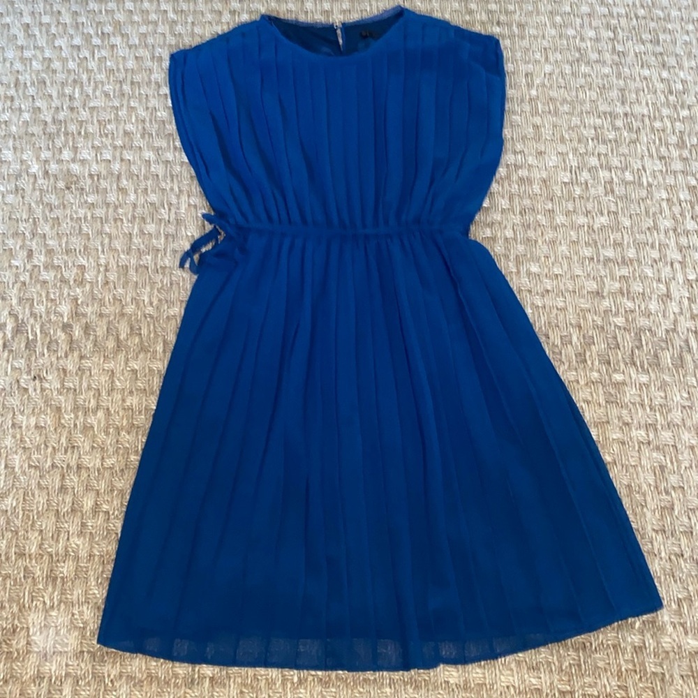 Zara Basic sleeveless Pleated Dress with belted waist. Blue sz Med